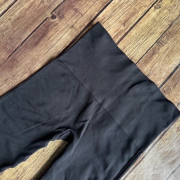 SPANX Pants - 🖤 Spanx Look at Me Now Seamless Leggings 🖤